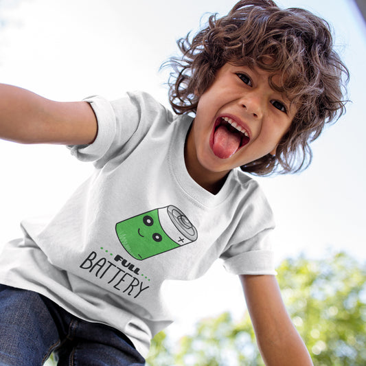 niño con camiseta bateria llena infantil en color blanco