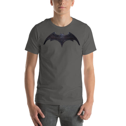 hombre con camiseta batman murcielago el caballero oscuro en color gris