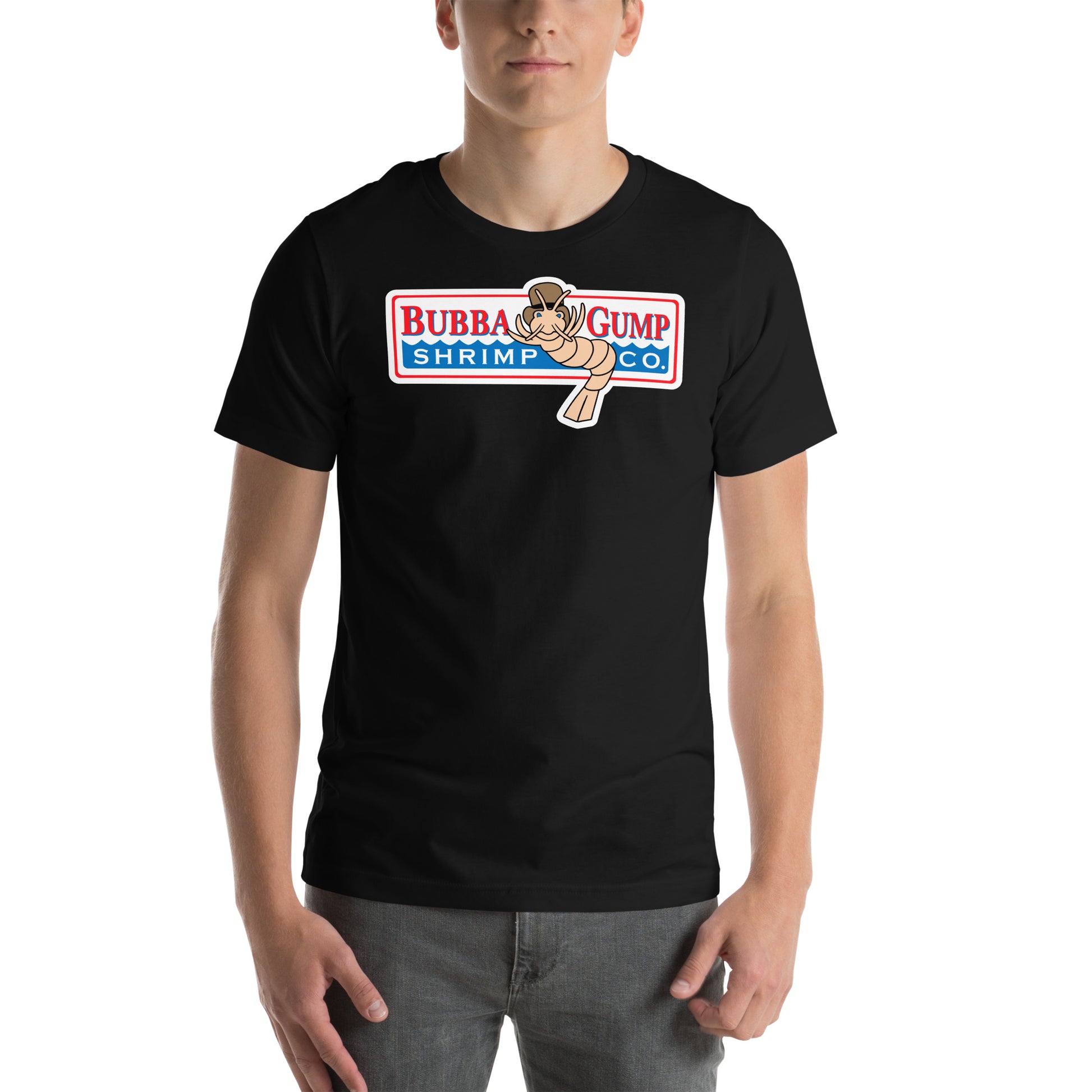 hombre con camiseta bubba gump shrimp company forrest gump en color negro