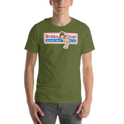 hombre con camiseta bubba gump shrimp company forrest gump en color verde oliva