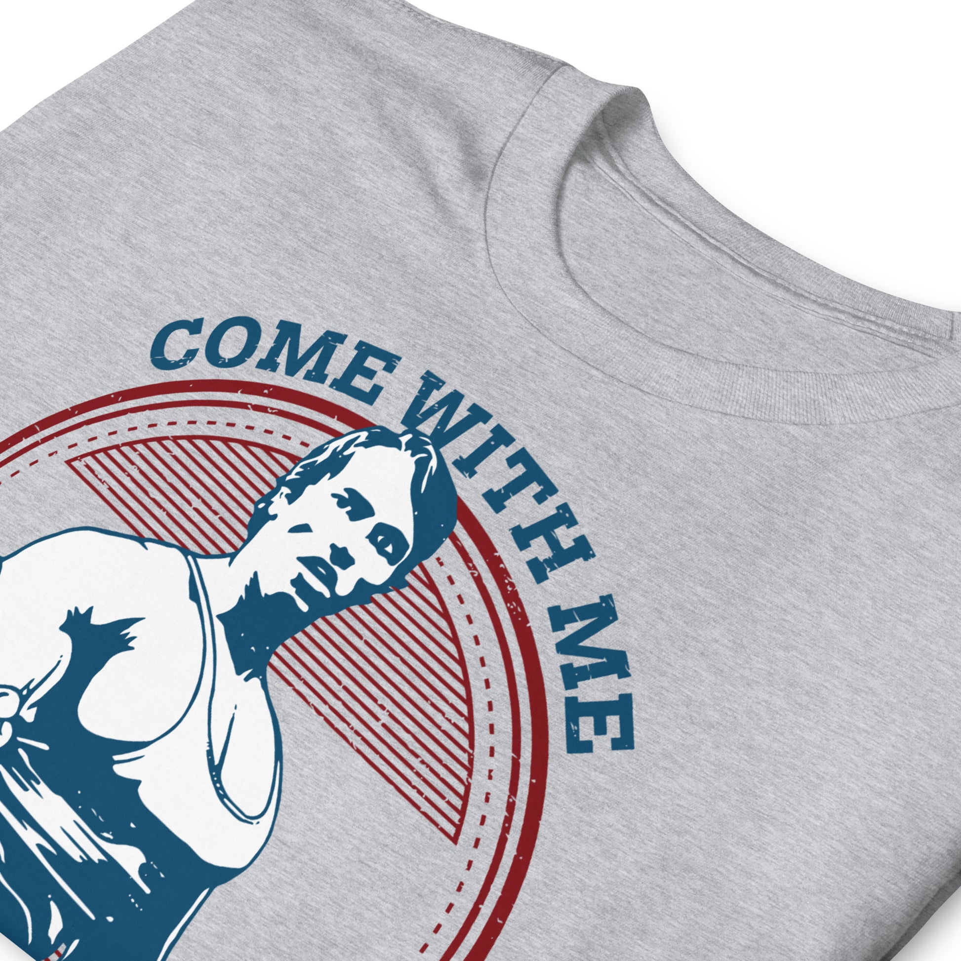 detalle de camiseta come with me if you want to lift de arnold schwarzenegger en color gris