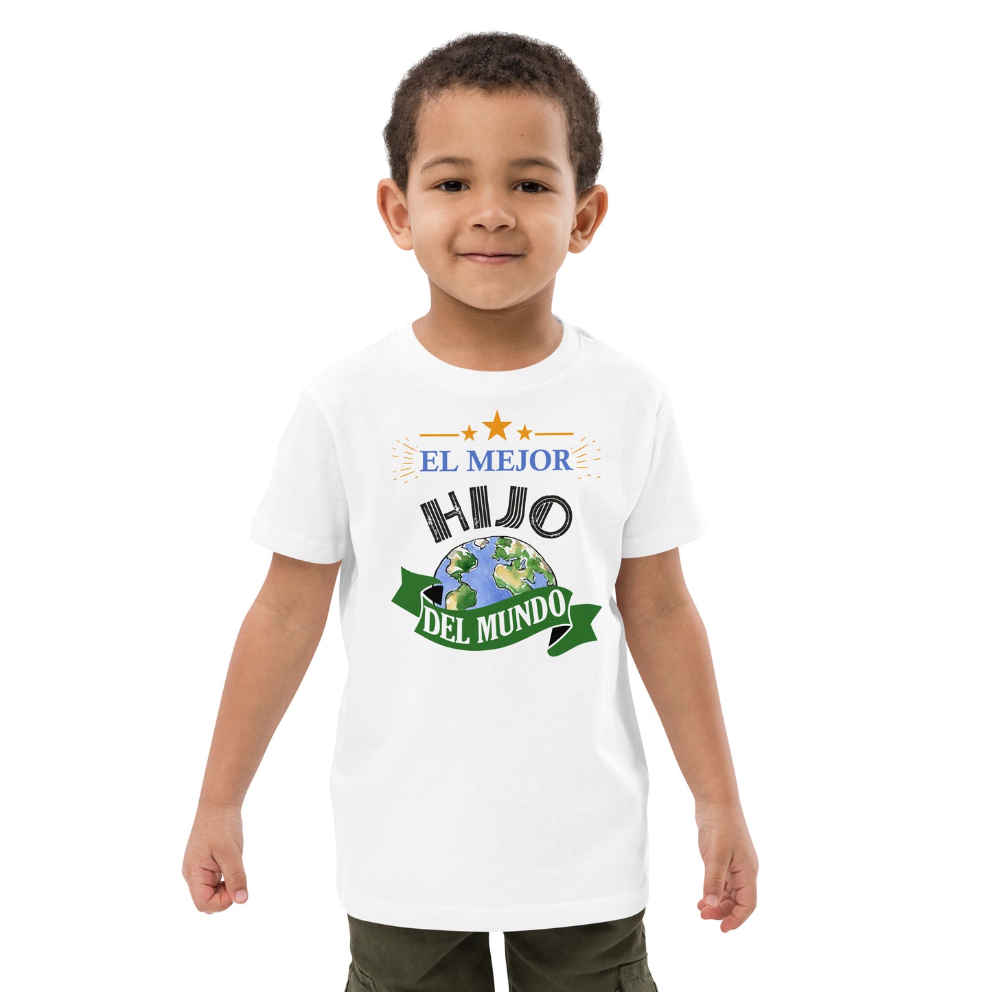 niño con camiseta el mejor hijo del mundo infantil en color blanco