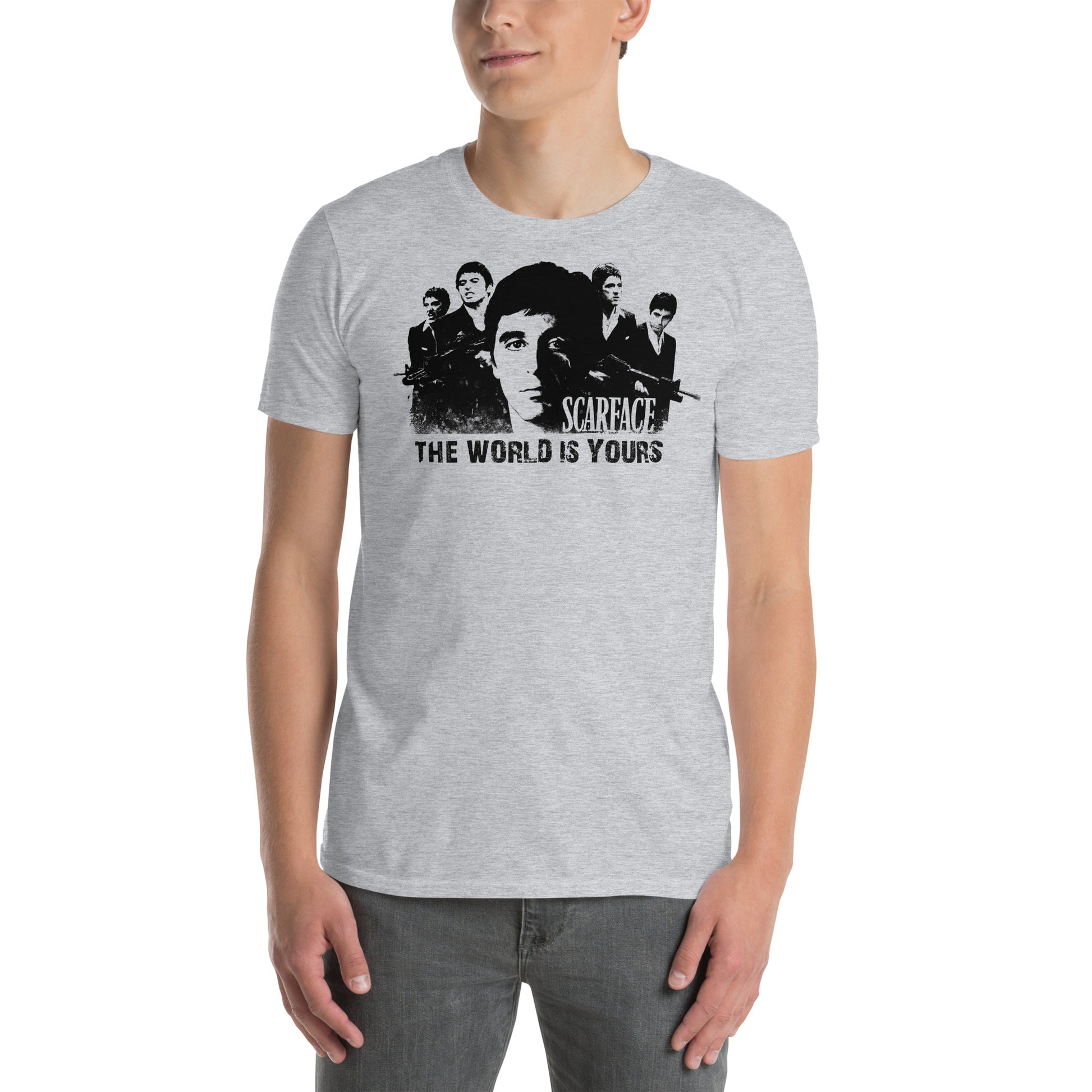 hombre con camiseta el mundo es tuyo scarface tony montana the world is yours en color gris