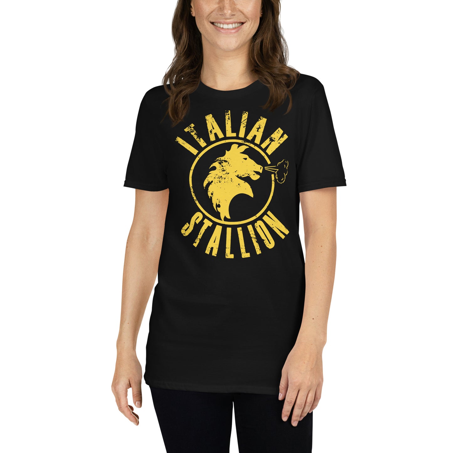 mujer con camiseta italian stallion rocky balboa en color negro