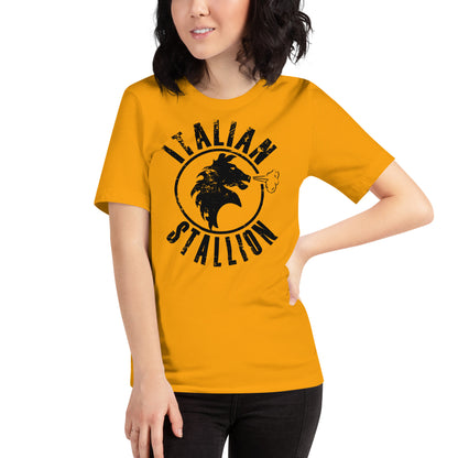 mujer con camiseta italian stallion rocky balboa en color amarillo mostaza