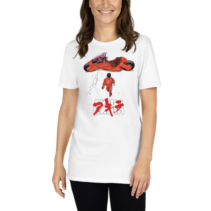 mujer con camiseta kaneda moto akira en color blanco