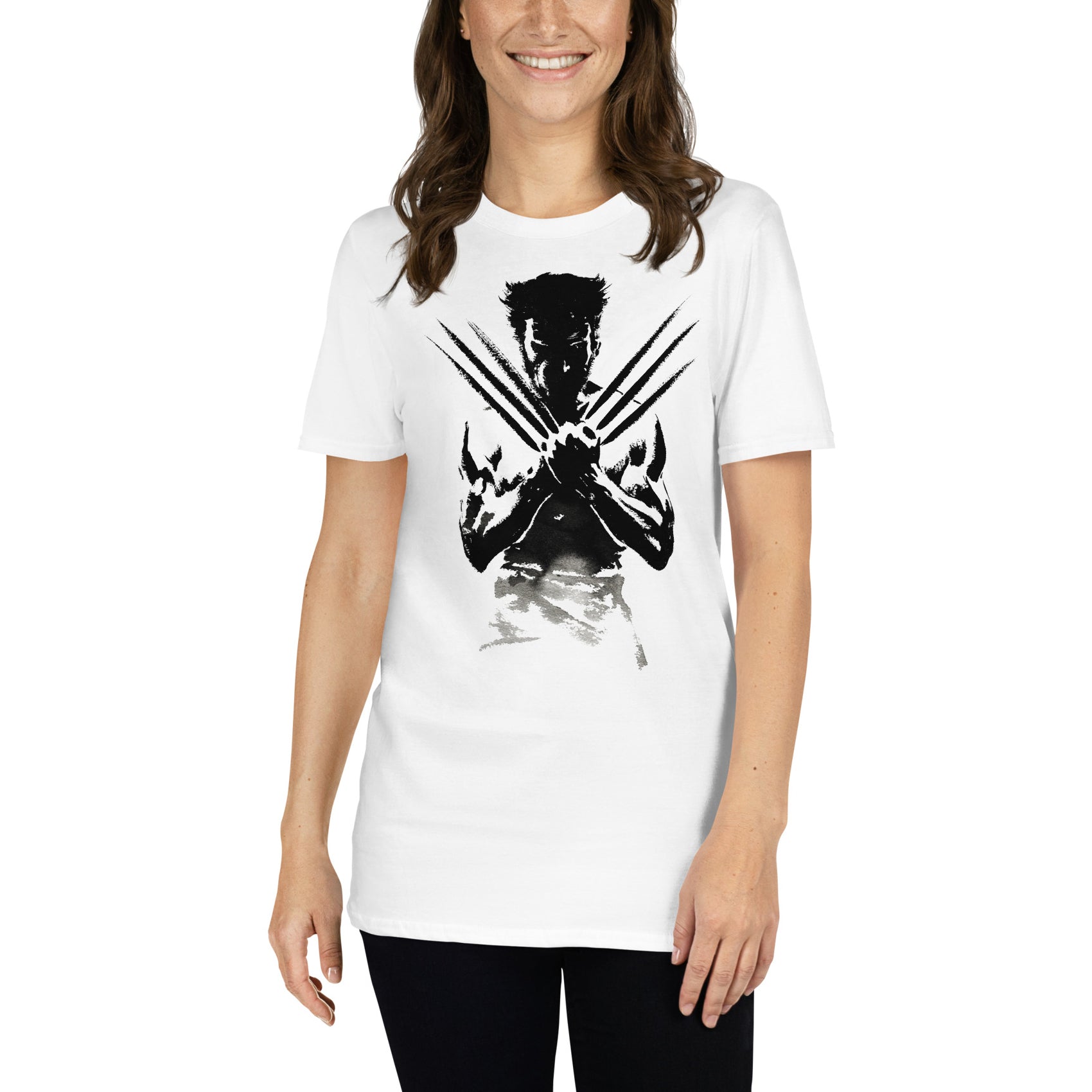 mujer con camiseta lobezno wolverine en color blanco