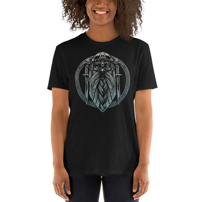 mujer con camiseta de odin vikingos en color negro