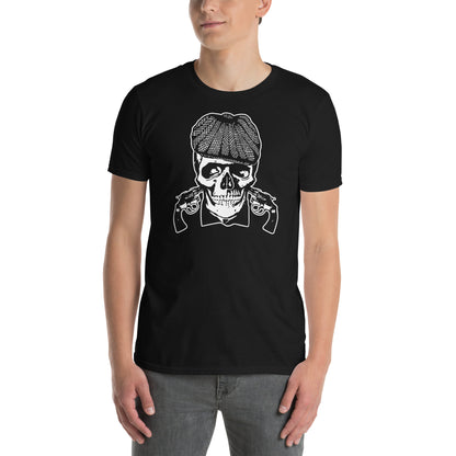 hombre con camiseta peaky blinders shelby skull tommy en color negro