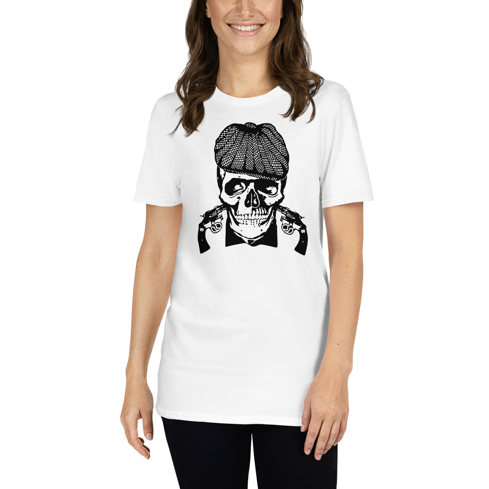 mujer con camiseta peaky blinders shelby skull tommy en color blanco