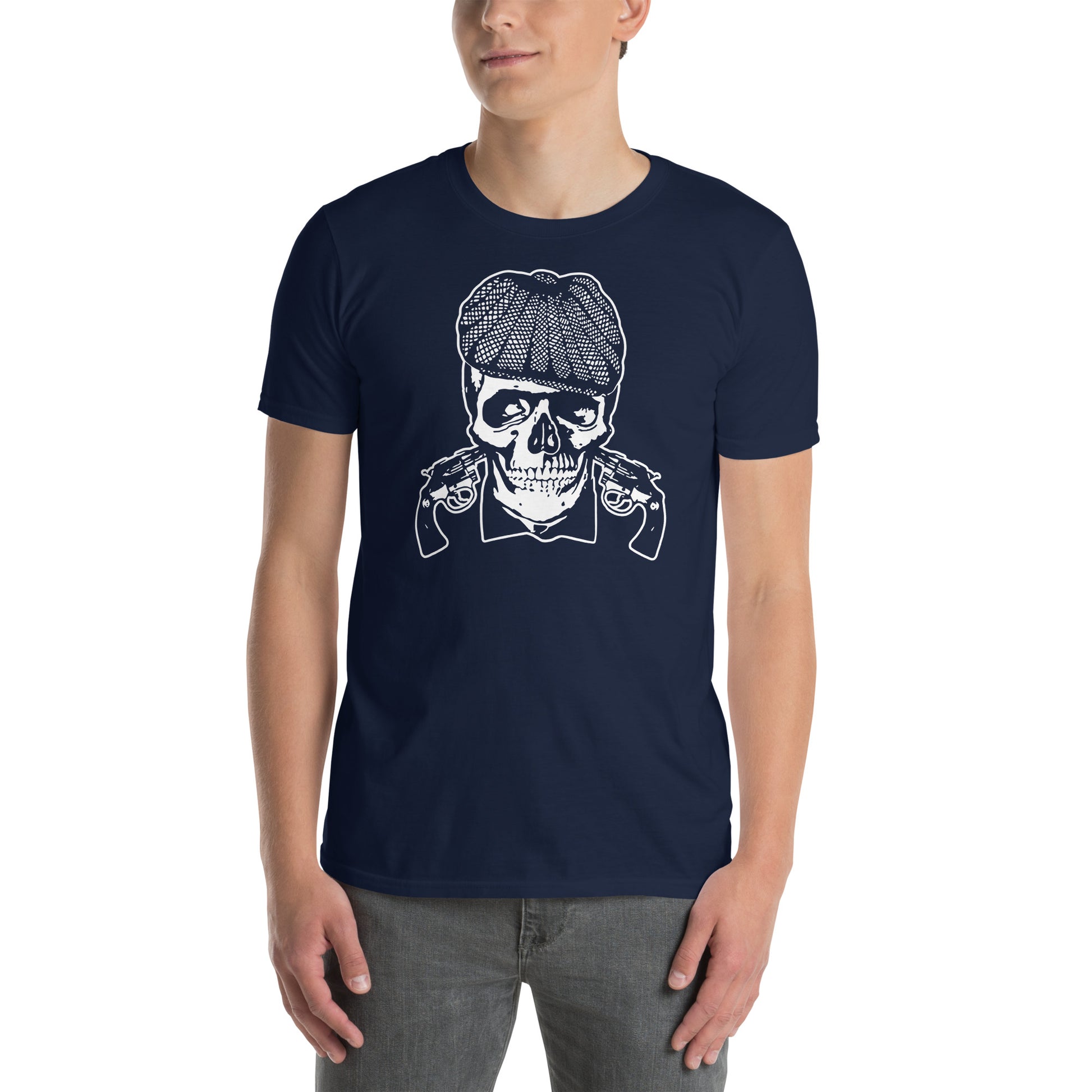 hombre con camiseta peaky blinders shelby skull tommy en color azul marino