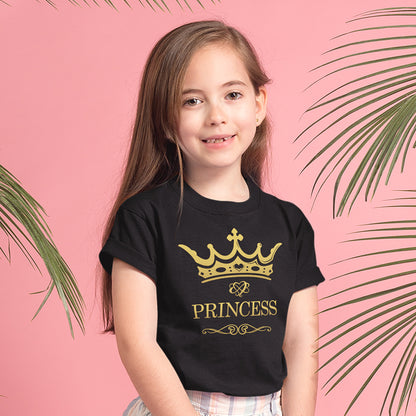 niña con camiseta princesa infantil en color negro