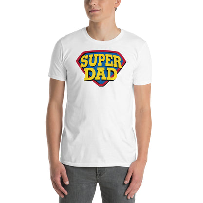 hombre con camiseta super papa superman regalo dia del padre en color blanco