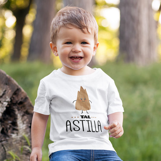 niño con camiseta tal astilla infantil en color blanco