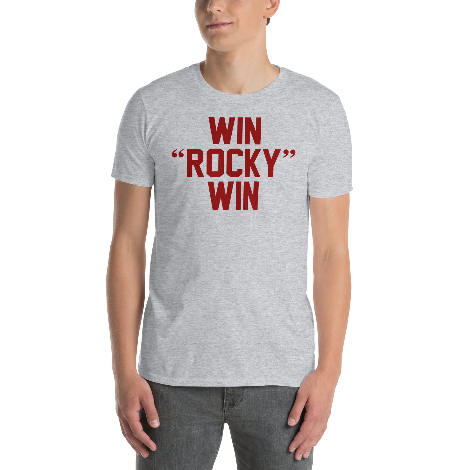 hombre con camiseta win rocky win balboa en color gris