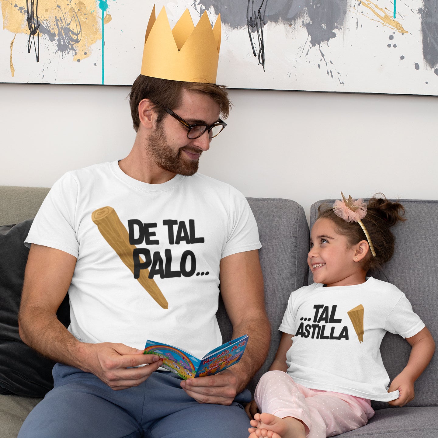 padre e hija con camisetas de tal palo tal astilla regalo dia del padre madre en color blanco