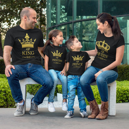 padre madre hijo e hija con camisetas king queen prince princess corona regalo dia del padre madre en color negro