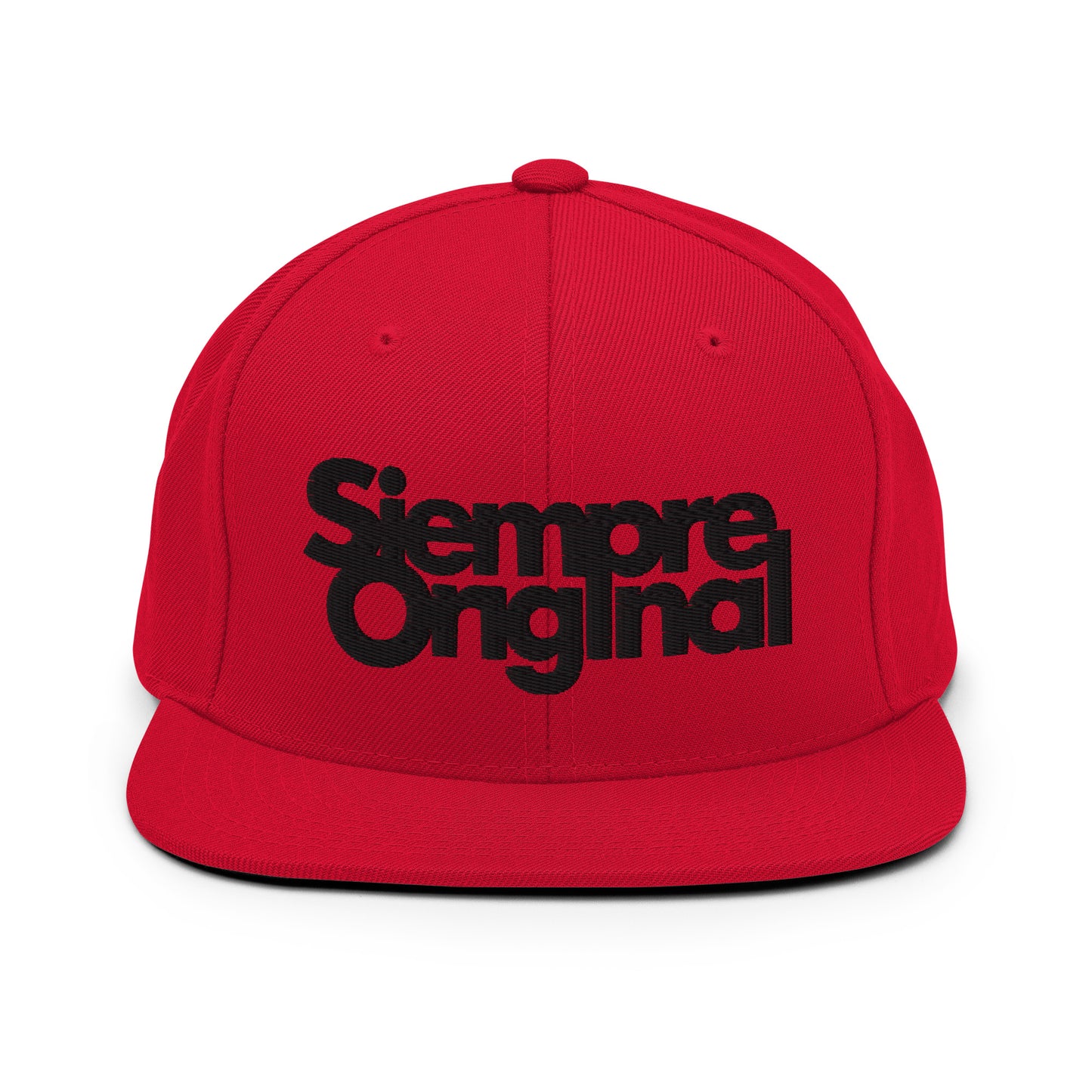 Chico con Gorra Snapback con logo Siempre Original bordado. Color Rojo.