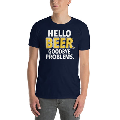 hombre con camiseta hello beer goodbye problems en color azul marino